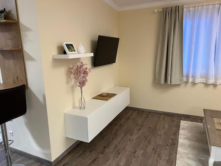 Gemuetliche Wohnung In Velden! เวลเดน อัม เวิร์ทเทอร์ซี ภายนอก รูปภาพ