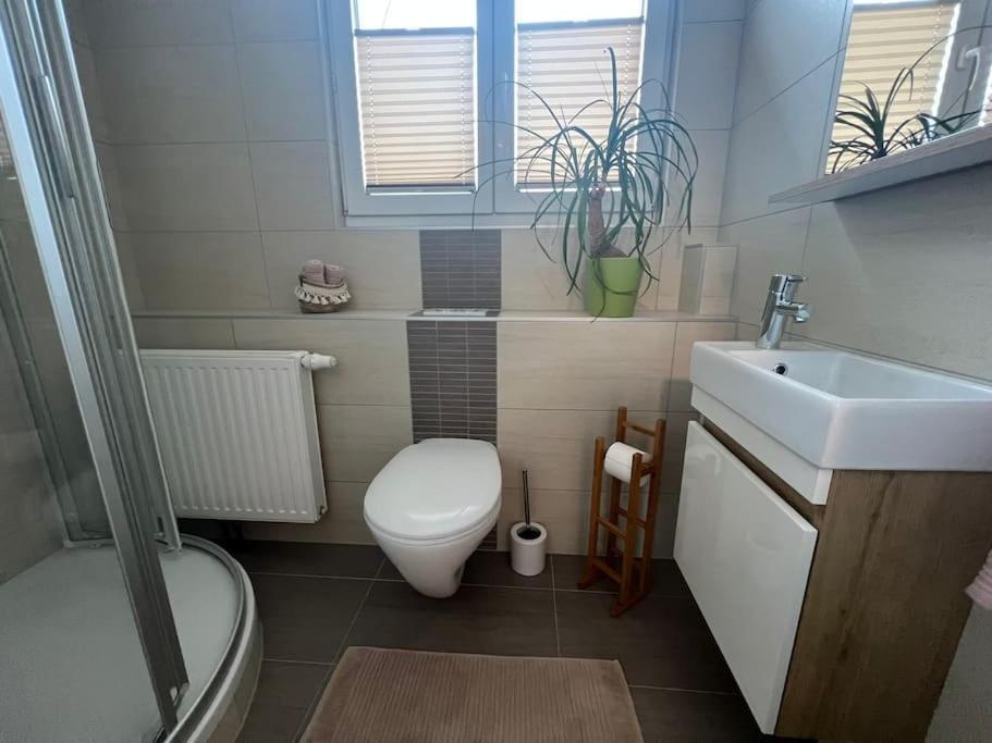 Gemuetliche Wohnung In Velden! เวลเดน อัม เวิร์ทเทอร์ซี ภายนอก รูปภาพ